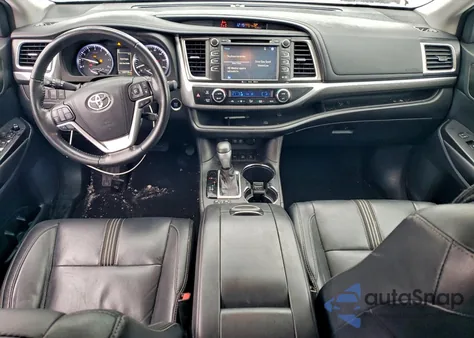 2017 Toyota Highlander Se z USA, uszkodzony, nr VIN 5TDJZRFH5HS391974